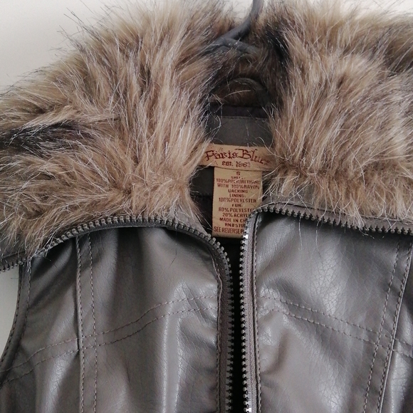 Grey sleeveless zipped top - Picture 2 of 7